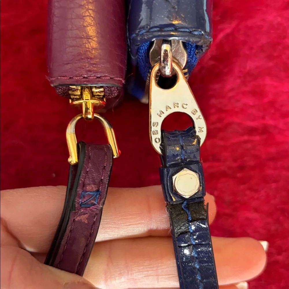 MARC JACOBS SET OF WRISTLETS BUGUNDY PEBBLED & NAVY BLUE PATENT LEATHER